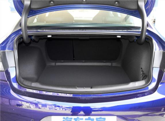 君威 2019款 GS 28T 豪华型 国VI 车厢座椅   后备厢
