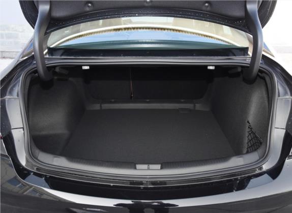 君威 2020款 652T 豪华型 车厢座椅   后备厢