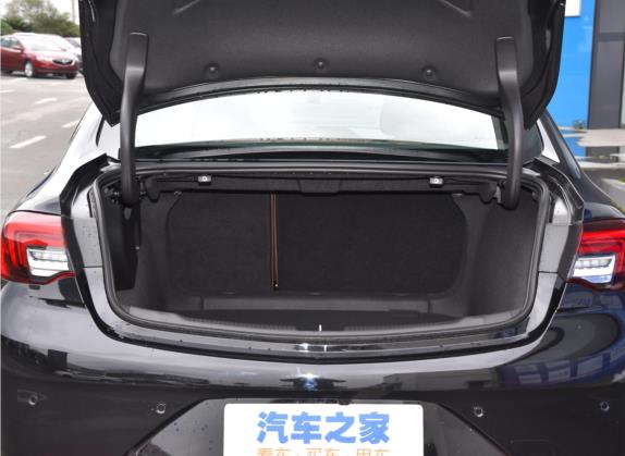 君威 2022款 552T 智享型 车厢座椅   后备厢