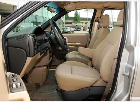 别克GL8 2005款 2.5L CT1 舒适型 车厢座椅   前排空间