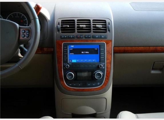 别克GL8 2006款 陆尊 3.0L XT 导航版 中控类   中控台