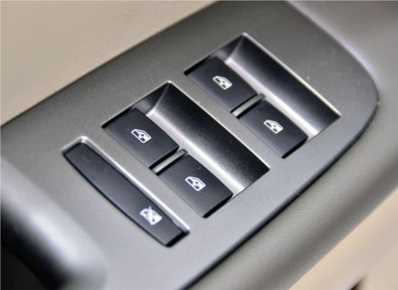 别克GL8 2011款 2.4L CT豪华商务舒适版 车厢座椅   门窗控制