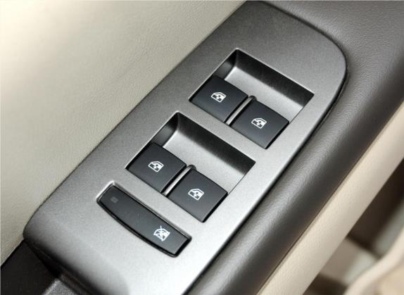 别克GL8 2011款 3.0L GT豪华商务豪雅版 车厢座椅   门窗控制