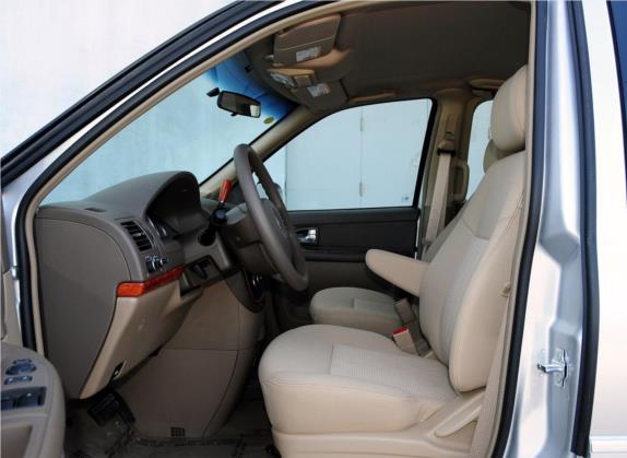 别克GL8 2011款 2.4L CT舒适版 车厢座椅   前排空间