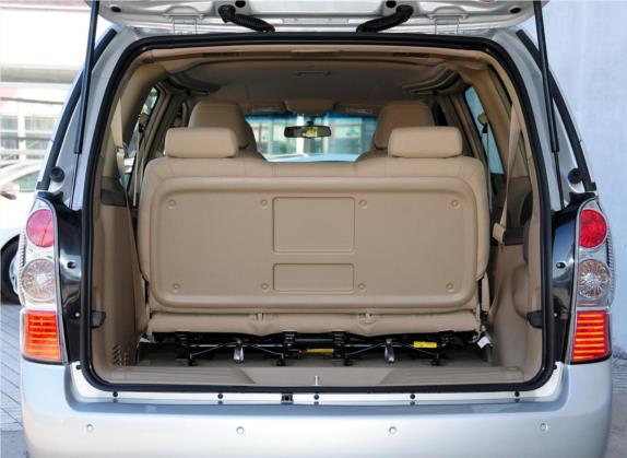 别克GL8 2011款 2.4L CT舒适版 车厢座椅   后备厢