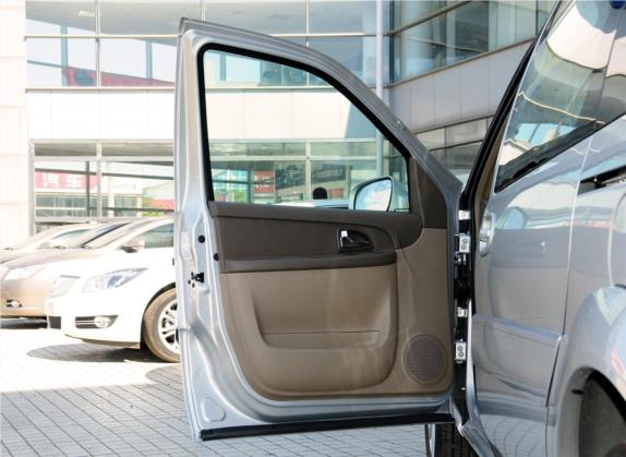 别克GL8 2011款 2.4L CT舒适版 车厢座椅   前门板
