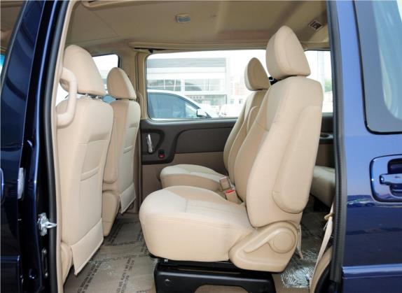 别克GL8 2012款 2.4L BASE舒适版 车厢座椅   后排空间