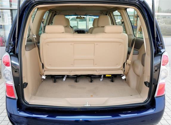 别克GL8 2012款 2.4L BASE舒适版 车厢座椅   后备厢