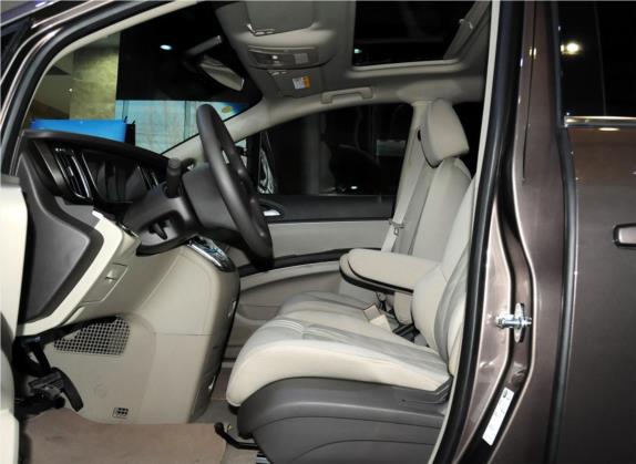 别克GL8 2013款 2.4L CT豪华商务舒适版 车厢座椅   前排空间