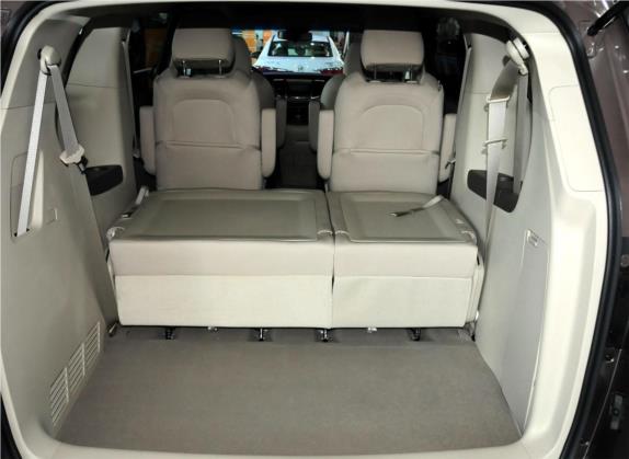 别克GL8 2013款 2.4L CT豪华商务舒适版 车厢座椅   后备厢