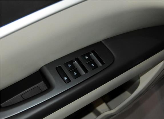 别克GL8 2013款 2.4L CT豪华商务舒适版 车厢座椅   门窗控制