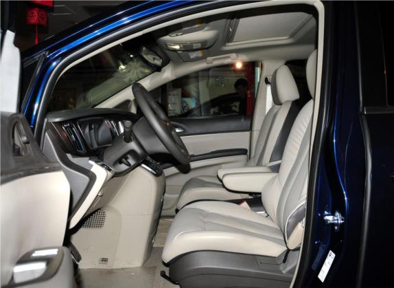 别克GL8 2013款 2.4L LT豪华商务行政版 车厢座椅   前排空间