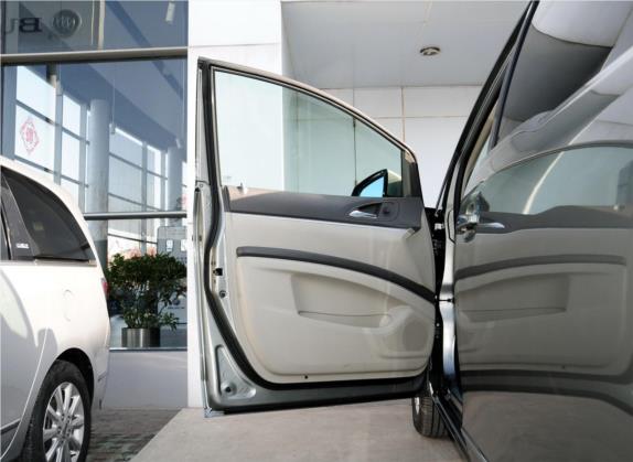 别克GL8 2013款 3.0L GT豪华商务豪雅版 车厢座椅   前门板