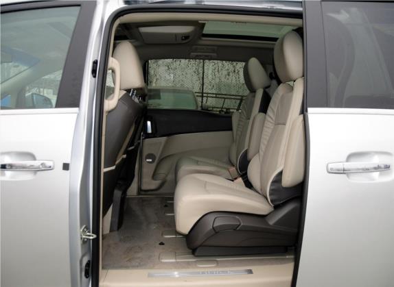 别克GL8 2013款 3.0L XT豪华商务旗舰版 车厢座椅   后排空间