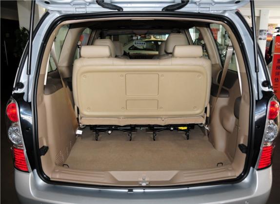 别克GL8 2013款 2.4L 行政版 车厢座椅   后备厢