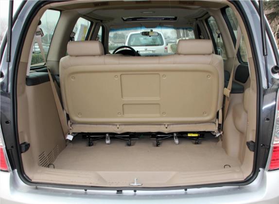别克GL8 2014款 2.4L 舒适版 车厢座椅   后备厢