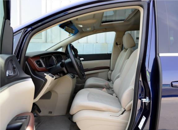 别克GL8 2014款 2.4L CT豪华商务舒适版 车厢座椅   前排空间