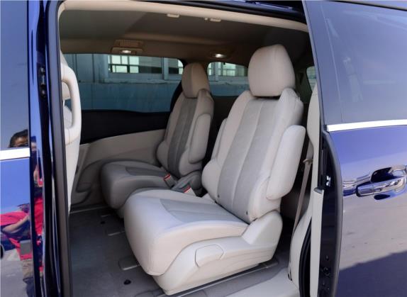 别克GL8 2014款 2.4L CT豪华商务舒适版 车厢座椅   后排空间