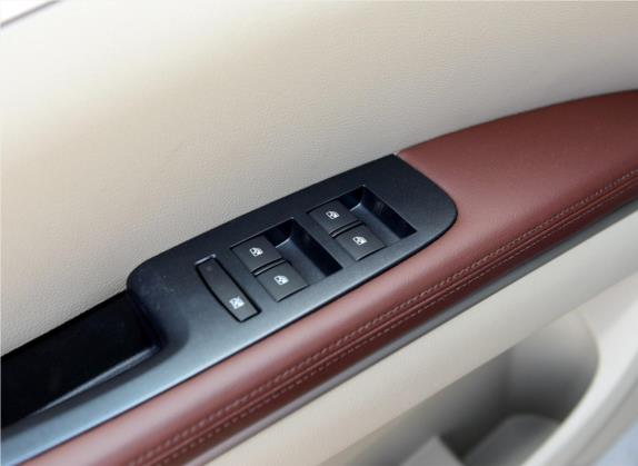别克GL8 2014款 2.4L CT豪华商务舒适版 车厢座椅   门窗控制
