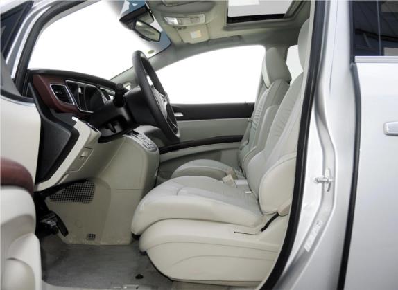 别克GL8 2014款 3.0L GT豪华商务豪雅版 车厢座椅   前排空间