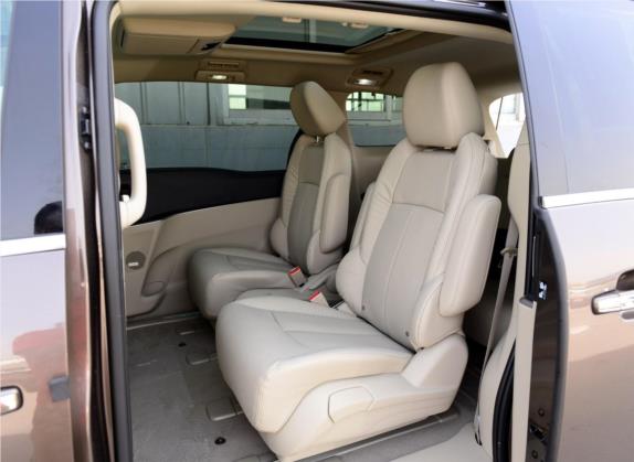 别克GL8 2014款 3.0L XT豪华商务旗舰版 车厢座椅   后排空间
