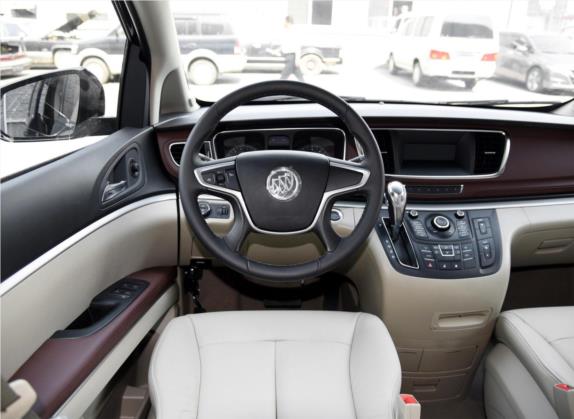 别克GL8 2015款 2.4L 豪华商务尊享版 中控类   驾驶位