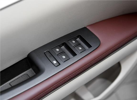 别克GL8 2015款 2.4L 豪华商务尊享版 车厢座椅   门窗控制