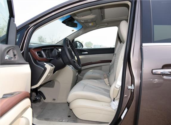 别克GL8 2017款 25S 豪华型 国V 车厢座椅   前排空间