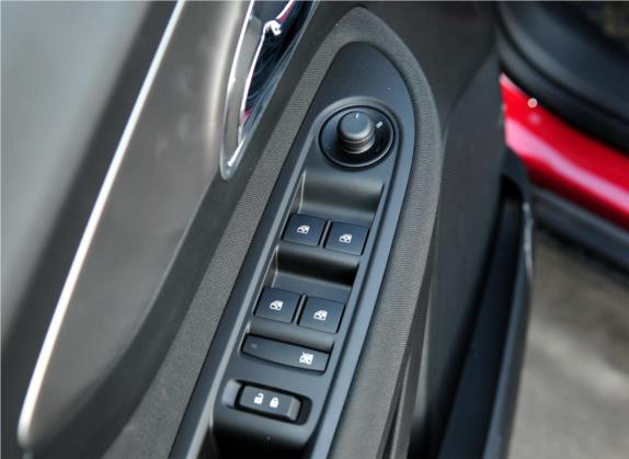 昂科拉 2013款 1.4T 自动两驱精英型 车厢座椅   门窗控制