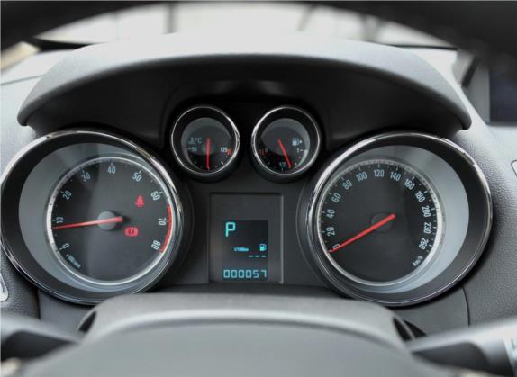 昂科拉 2013款 1.4T 自动两驱领先型 中控类   仪表盘