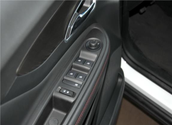 昂科拉 2014款 1.4T 手动两驱都市运动型 车厢座椅   门窗控制