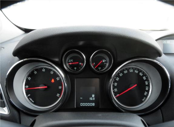 昂科拉 2014款 1.4T 手动两驱都市进取型 中控类   仪表盘
