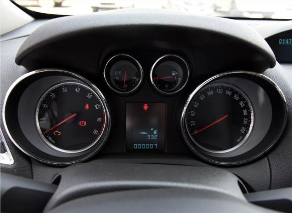 昂科拉 2015款 1.4T 手动两驱都市进取型 中控类   仪表盘