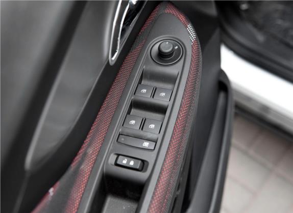 昂科拉 2015款 1.4T 手动两驱都市进取型 车厢座椅   门窗控制