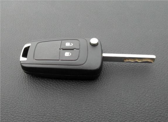 昂科拉 2015款 1.4T 手动两驱都市运动型 其他细节类   钥匙