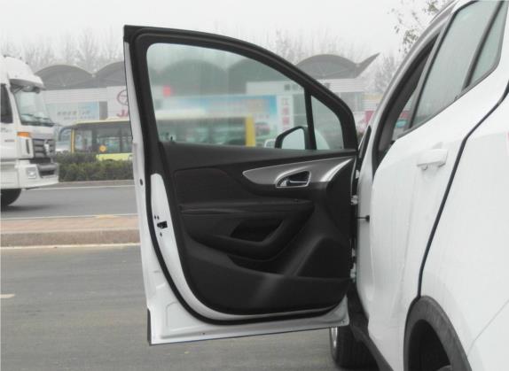 昂科拉 2015款 1.4T 手动两驱都市运动型 车厢座椅   前门板