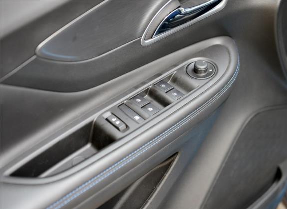 昂科拉 2015款 1.4T 自动两驱都市领先型 车厢座椅   门窗控制