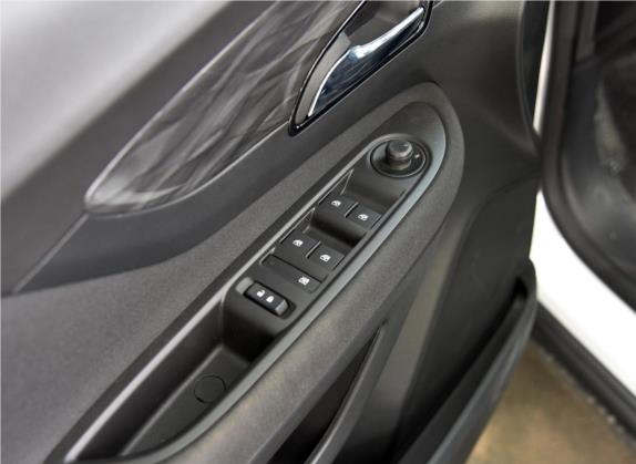 昂科拉 2016款 18T 自动两驱都市领先型 车厢座椅   门窗控制