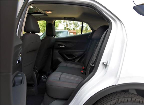 昂科拉 2016款 18T 自动两驱都市时尚型 车厢座椅   后排空间