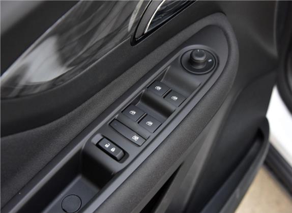 昂科拉 2017款 18T 自动两驱都市领先型 车厢座椅   门窗控制