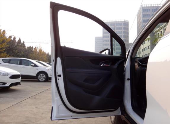 昂科拉 2017款 18T 自动两驱都市精英型 车厢座椅   前门板