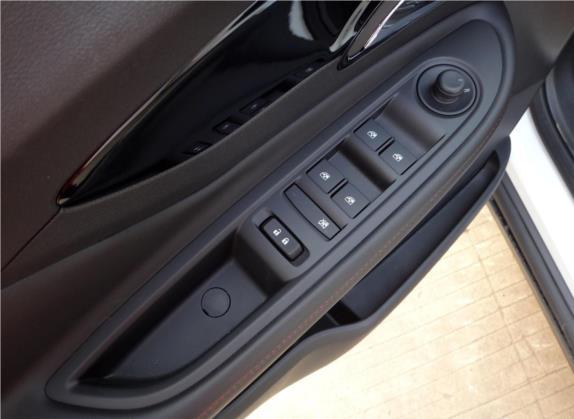 昂科拉 2017款 18T 自动两驱都市精英型 车厢座椅   门窗控制