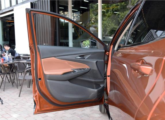 昂科拉 2020款 20T CVT豪华型 车厢座椅   前门板