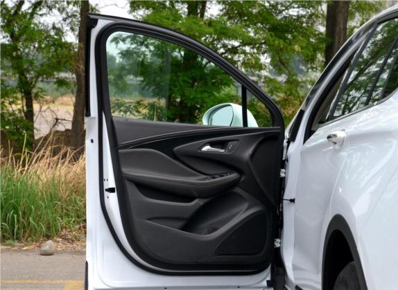 昂科威 2015款 20T 两驱领先型 车厢座椅   前门板