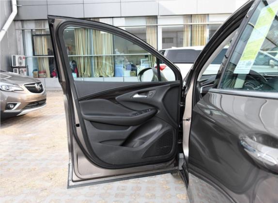 昂科威 2019款 20T 两驱精英型 国VI 车厢座椅   前门板
