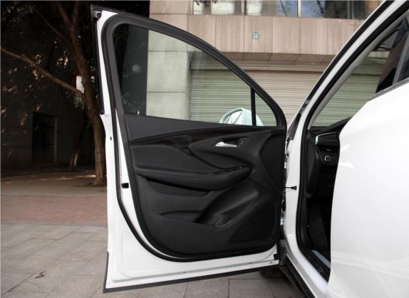 昂科威 2019款 20T 两驱精英型 国V 车厢座椅   前门板
