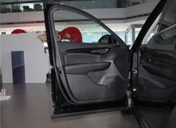 昂科威 2022款 昂科威S 652T 两驱精英型 车厢座椅   前门板