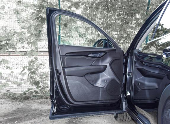 昂科威 2022款 改款 昂科威S 652T 两驱豪华型 车厢座椅   前门板