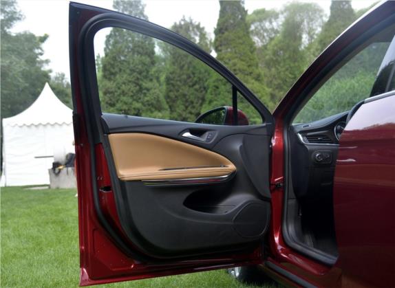 威朗 2015款 三厢 20T 双离合旗舰型 车厢座椅   前门板
