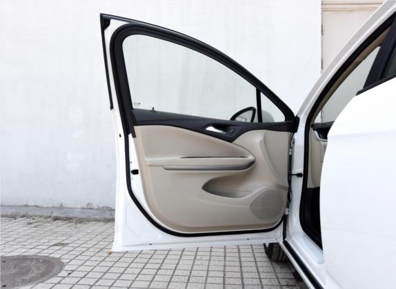 威朗 2015款 三厢 15S 自动进取型 车厢座椅   前门板